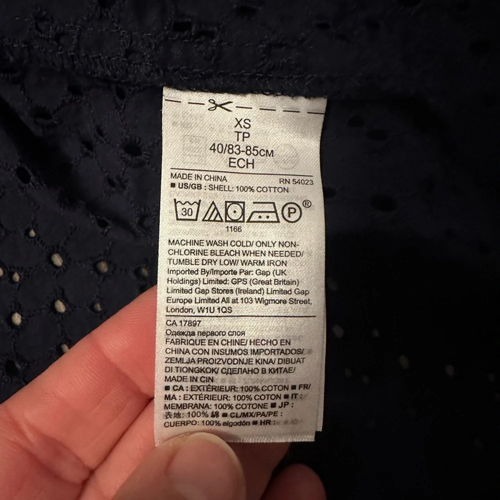 Banana Republic Eyelet Lace Dillon Shirt Navy XS | 100% Cotton Button Front - Picture 8 of 9